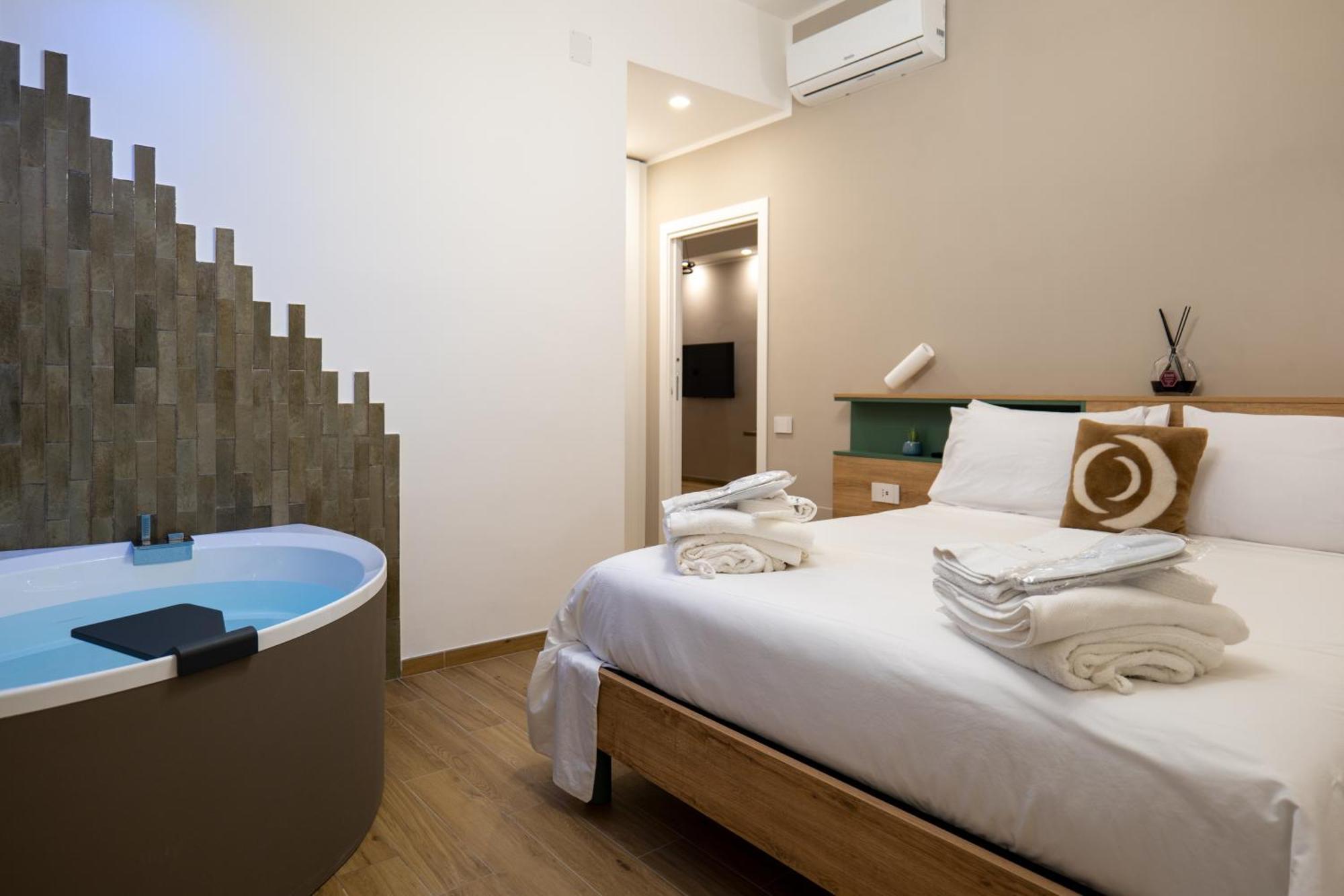 Three Moons Boutique House/Calypso Apartment Salerno Ngoại thất bức ảnh