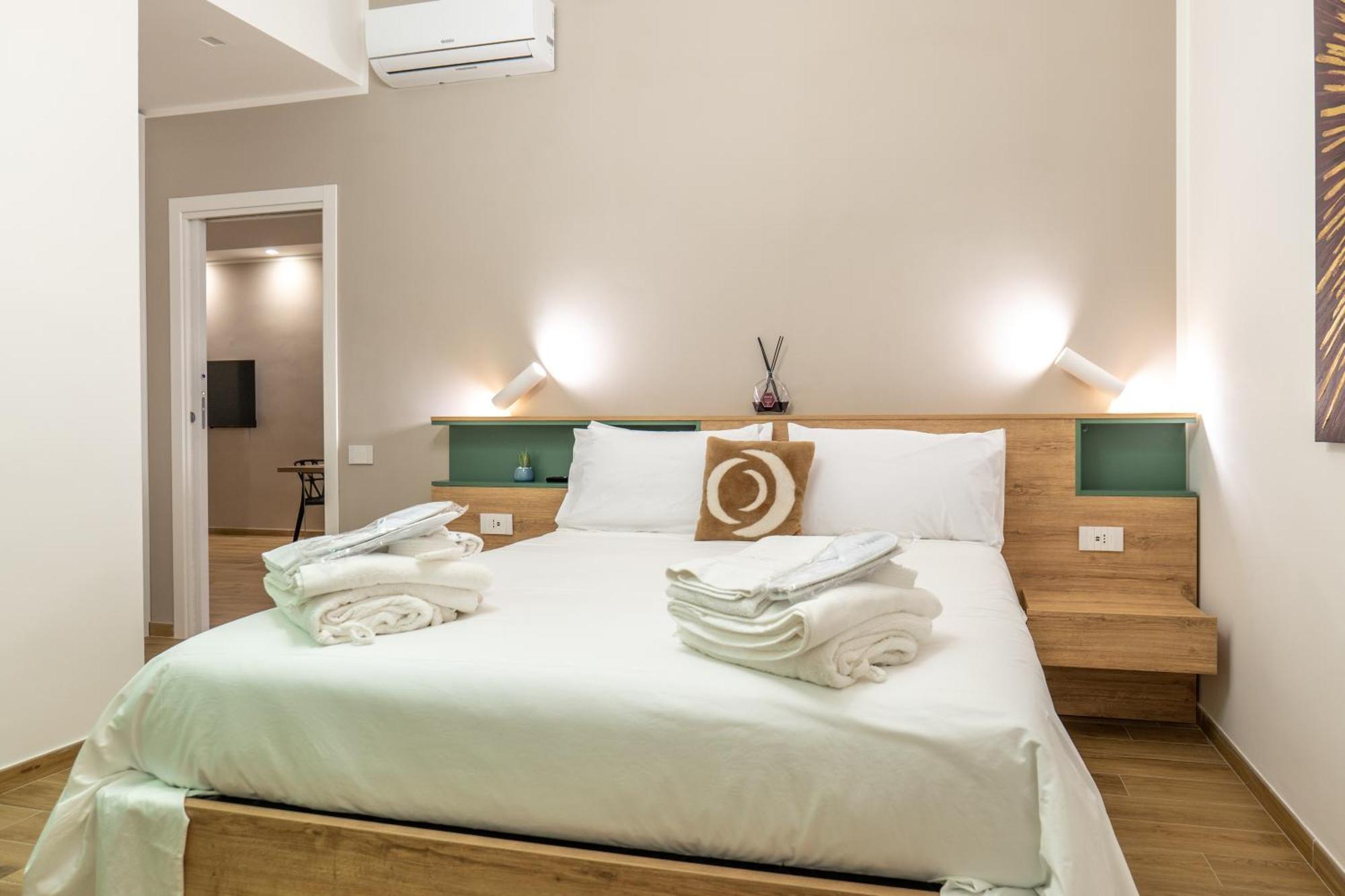 Three Moons Boutique House/Calypso Apartment Salerno Ngoại thất bức ảnh